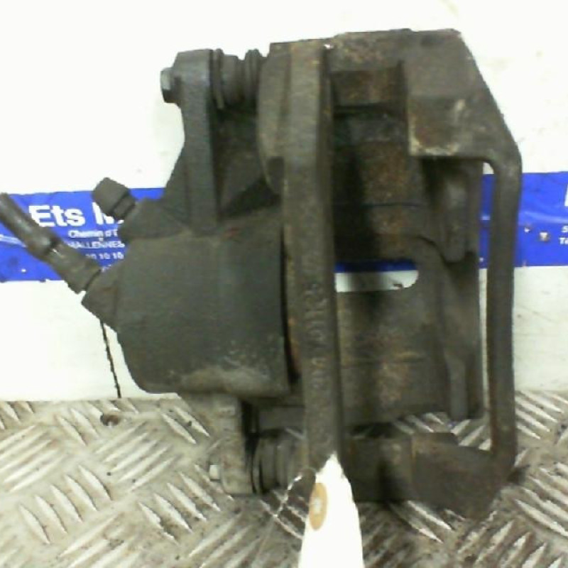 Etrier avant droit (freinage) FORD MONDEO 2 Photo n°1