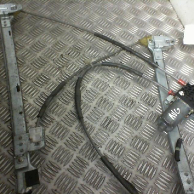 Leve vitre electrique avant gauche CITROEN XSARA Photo n°1