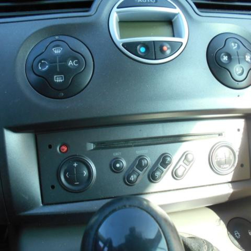Trappe d'essence RENAULT GRAND SCENIC 2 Photo n°9