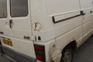Traverse superieure RENAULT TRAFIC 1