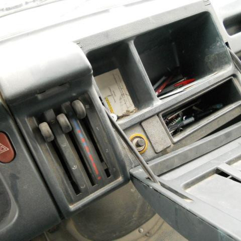 Traverse superieure RENAULT TRAFIC 1 Photo n°8