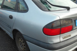 Optique avant principal gauche (feux)(phare) RENAULT LAGUNA 1