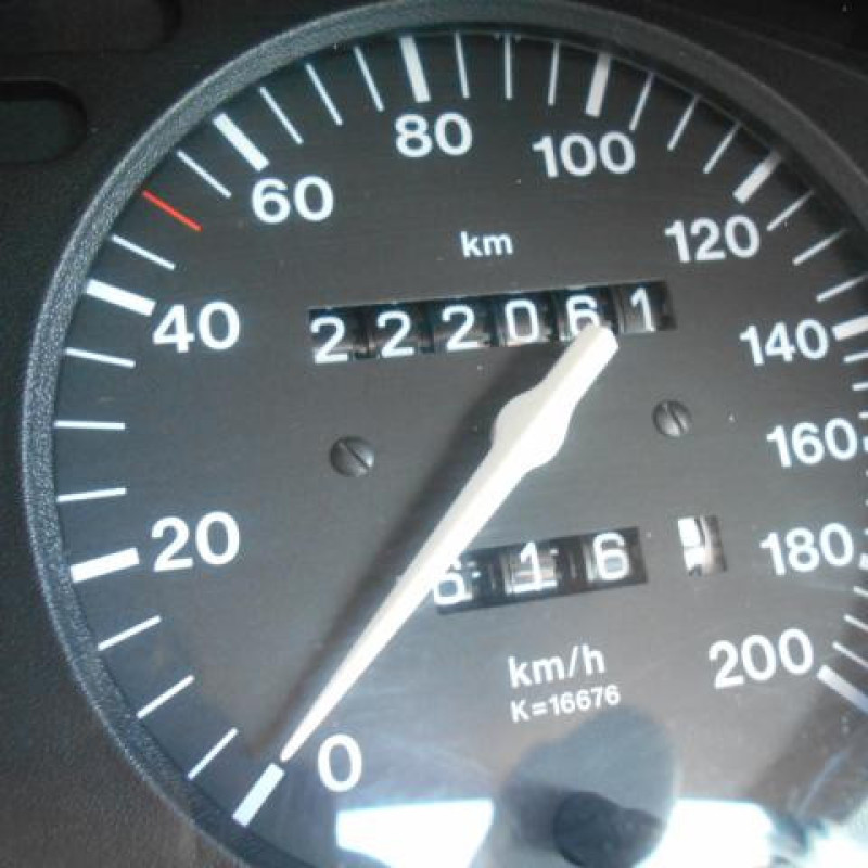 Porte arriere droit OPEL CORSA B Photo n°8