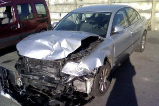 Amortisseur avant droit VOLKSWAGEN PASSAT 4