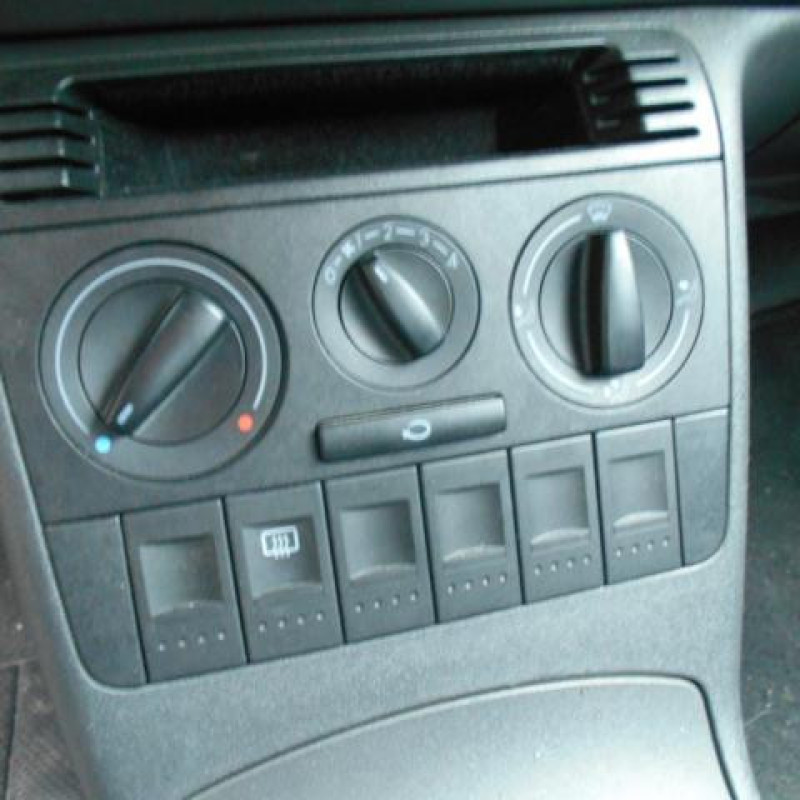 Eclairage de plafonnier VOLKSWAGEN POLO 3 Photo n°9