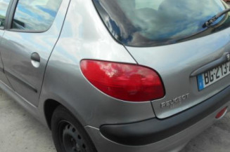 Bras essuie glace avant droit PEUGEOT 206