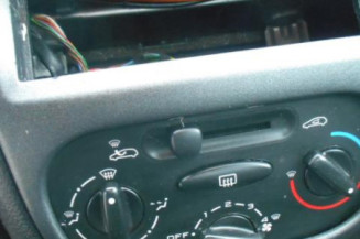 Bras essuie glace avant gauche PEUGEOT 206