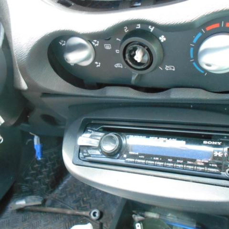 Poignee interieur avant gauche RENAULT TWINGO 2 Photo n°10