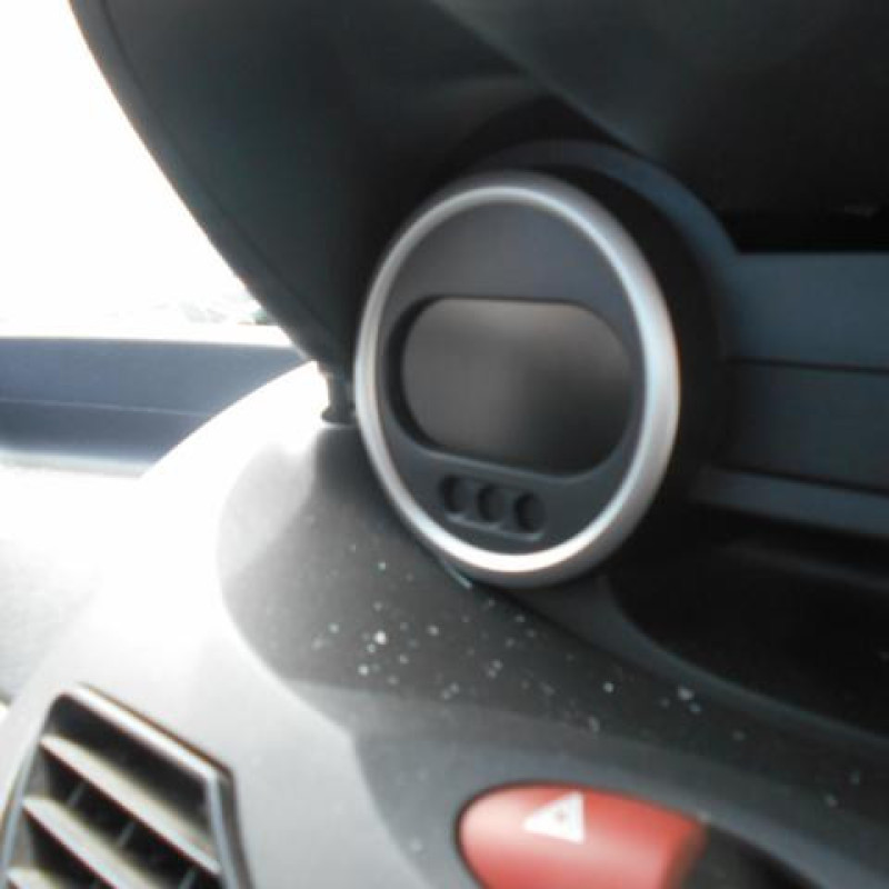 Poignee interieur avant gauche RENAULT TWINGO 2 Photo n°11