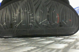 Compteur BMW SERIE 3 E46 Photo n°1