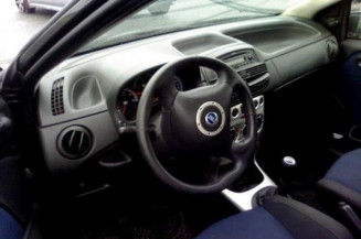 Malle/Hayon arriere FIAT PUNTO 2