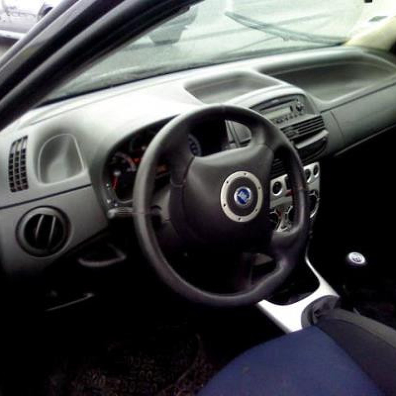 Malle/Hayon arriere FIAT PUNTO 2 Photo n°6