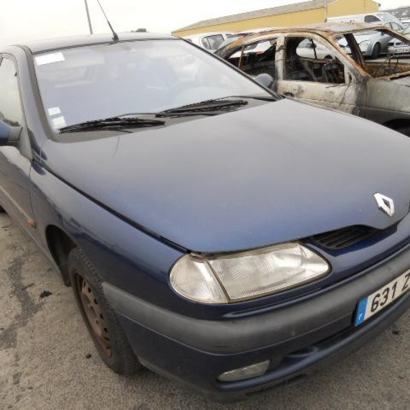 Face avant RENAULT LAGUNA 1 Photo n°3