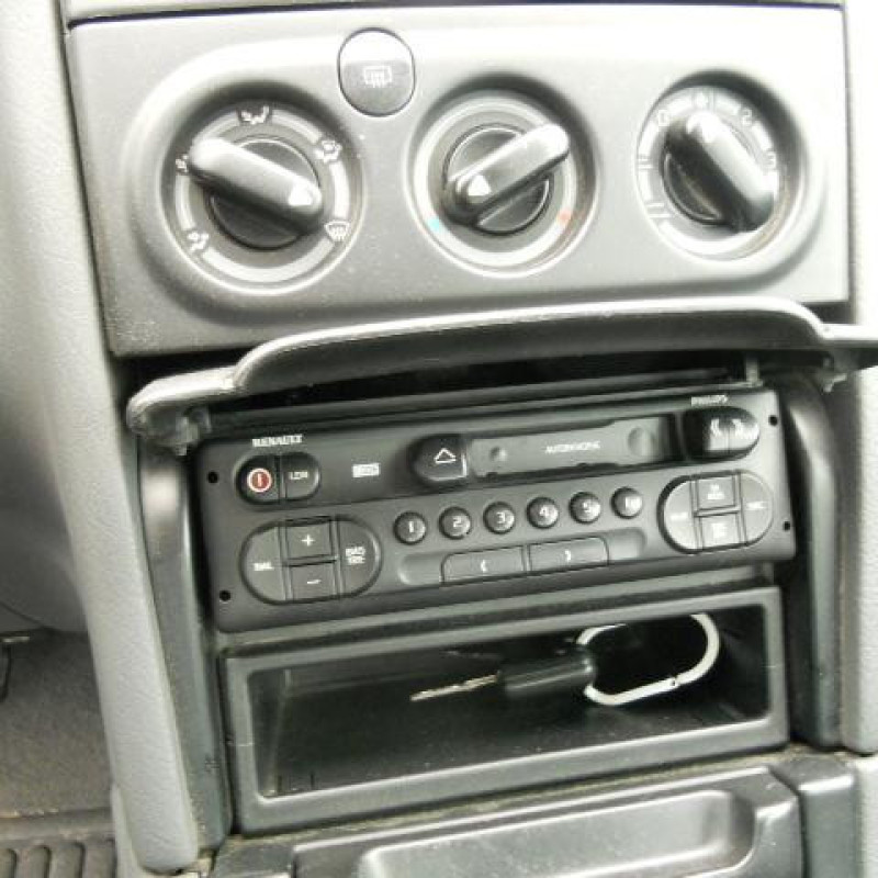 Face avant RENAULT LAGUNA 1 Photo n°7