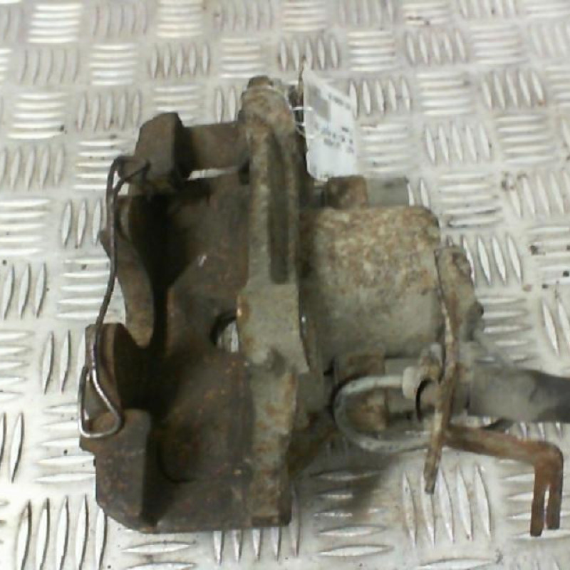 Etrier avant gauche (freinage) AUDI A4 1 Photo n°1