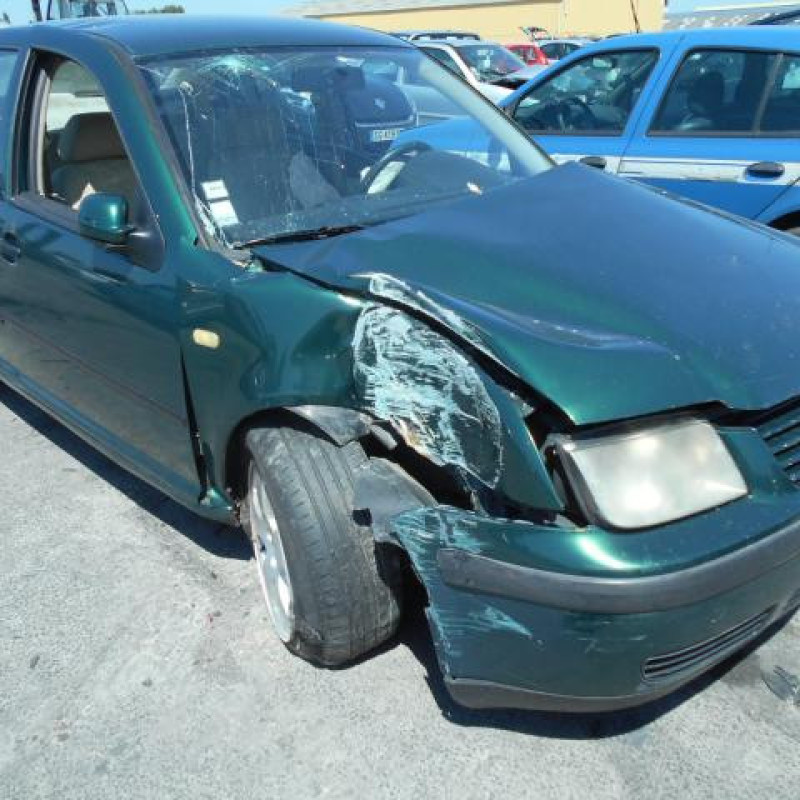 Malle/Hayon arriere VOLKSWAGEN BORA Photo n°3