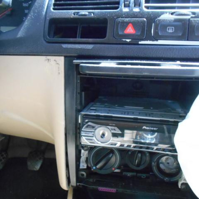 Malle/Hayon arriere VOLKSWAGEN BORA Photo n°7