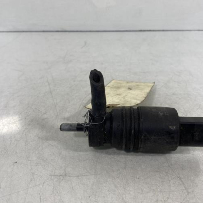 Pompe lave glace avant MERCEDES CLASSE M 163 Photo n°3