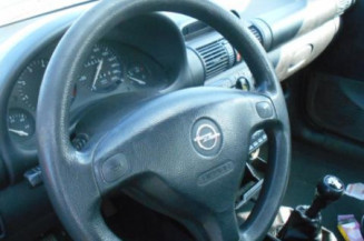 Pivot de moyeu avant droit OPEL CORSA B
