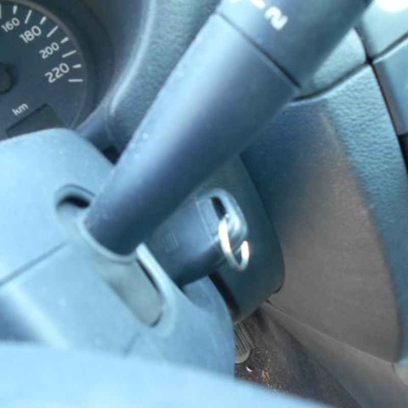 Cremaillere assistee RENAULT CLIO 2 Photo n°8
