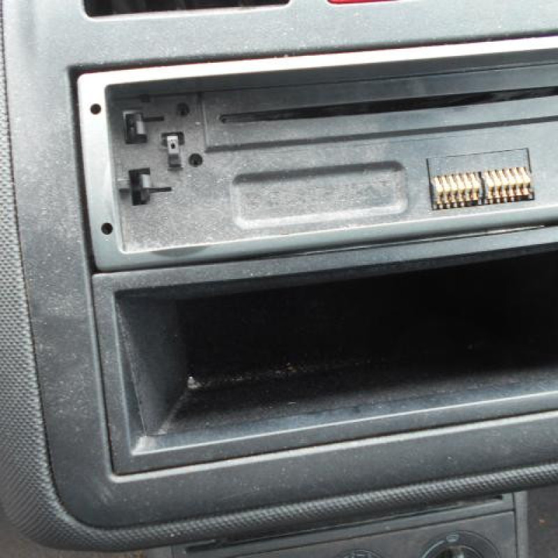 Etrier avant droit (freinage) VOLKSWAGEN POLO 3 Photo n°10
