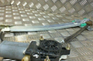 Leve vitre electrique arriere gauche TOYOTA AVENSIS 1 Photo n°1