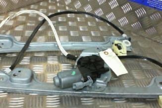 Leve vitre electrique avant droit PEUGEOT 1007 Photo n°1