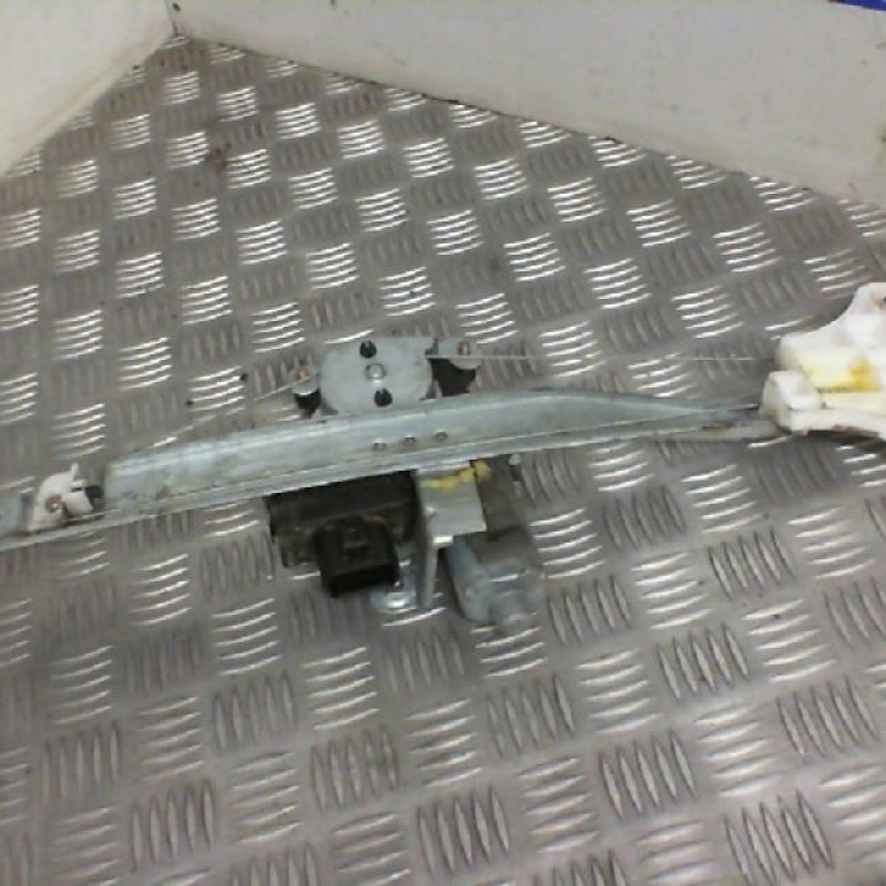 Leve vitre electrique arriere gauche FORD MONDEO 2 Photo n°1