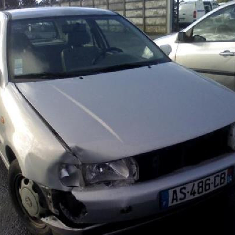 Bras essuie glace avant gauche VOLKSWAGEN POLO 3 Photo n°3