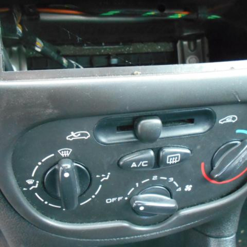 Bras essuie glace avant gauche PEUGEOT 206 Photo n°8