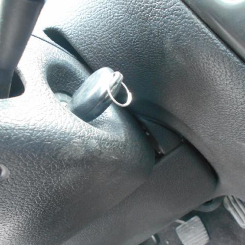 Bras essuie glace avant gauche PEUGEOT 206 Photo n°9