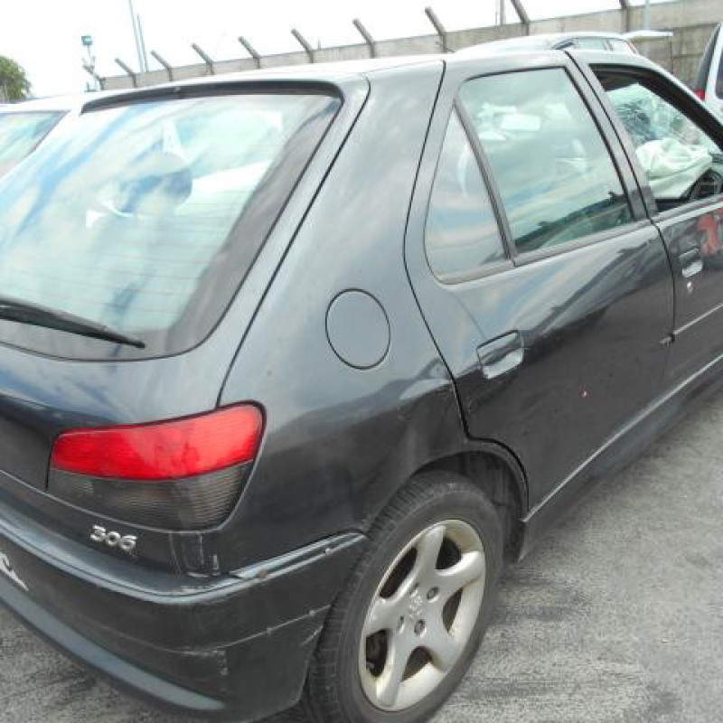 Malle/Hayon arriere PEUGEOT 306 Photo n°4