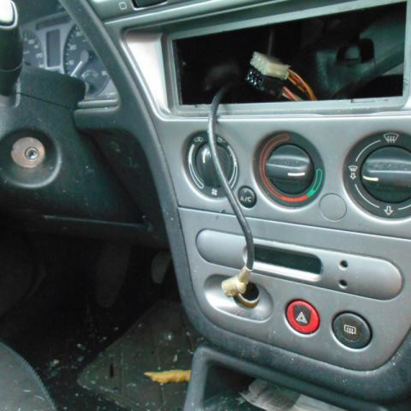 Malle/Hayon arriere PEUGEOT 306 Photo n°8