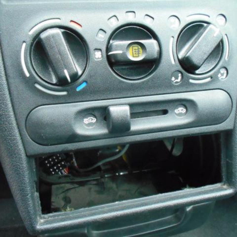 Bloc ABS (freins anti-blocage) OPEL CORSA B Photo n°9
