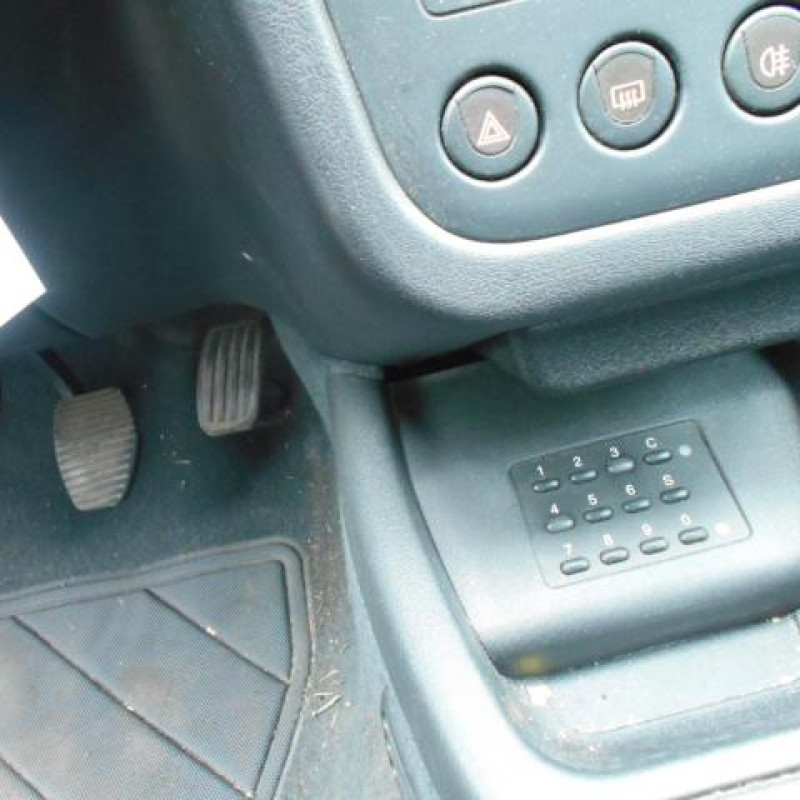 Calandre PEUGEOT 306 Photo n°8
