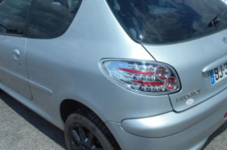 Bras essuie glace avant gauche PEUGEOT 206