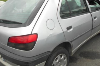 Bras essuie glace avant droit PEUGEOT 306