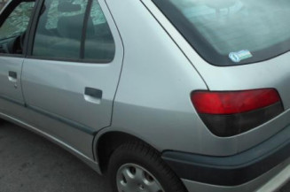 Bras essuie glace avant droit PEUGEOT 306