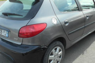 Bras essuie glace avant droit PEUGEOT 206