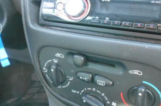 Bras essuie glace avant droit PEUGEOT 206