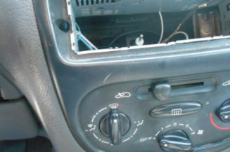 Bras essuie glace avant gauche PEUGEOT 206