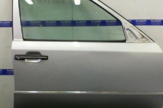 Porte avant droit MERCEDES 250 W124 Photo n°1