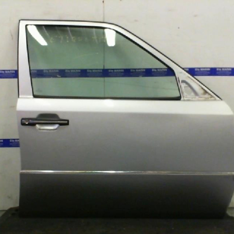 Porte avant droit MERCEDES 250 W124 Photo n°1
