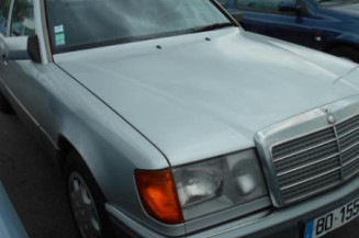 Porte avant droit MERCEDES 250 W124