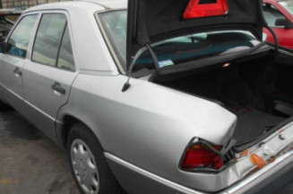 Porte avant droit MERCEDES 250 W124
