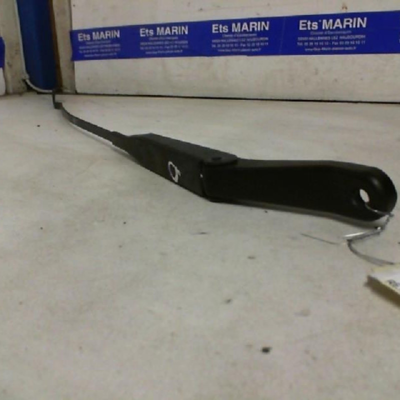 Bras essuie glace avant droit LANCIA YPSILON 4 Photo n°1