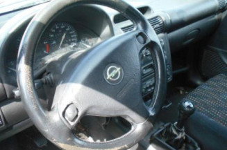 Bras essuie glace avant gauche OPEL CORSA B