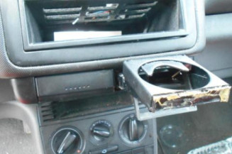 Pivot de moyeu avant gauche VOLKSWAGEN POLO 3