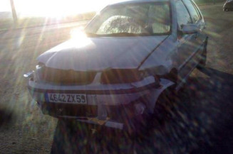 Bras essuie glace avant gauche VOLKSWAGEN POLO 3