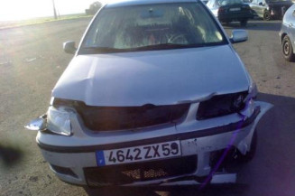 Bras essuie glace avant gauche VOLKSWAGEN POLO 3